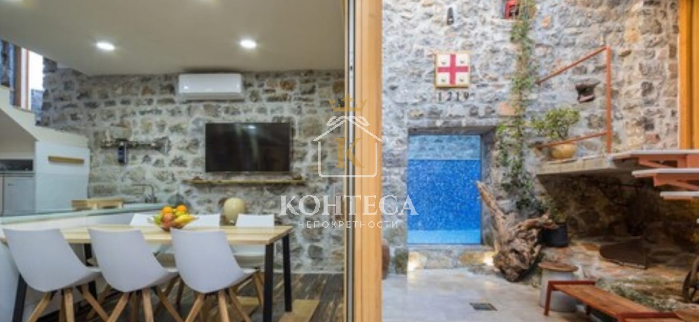 Luksuzna kamena vila s bazenom i spa zonom na atraktivnoj lokaciji u Đuraševićima, Luštica